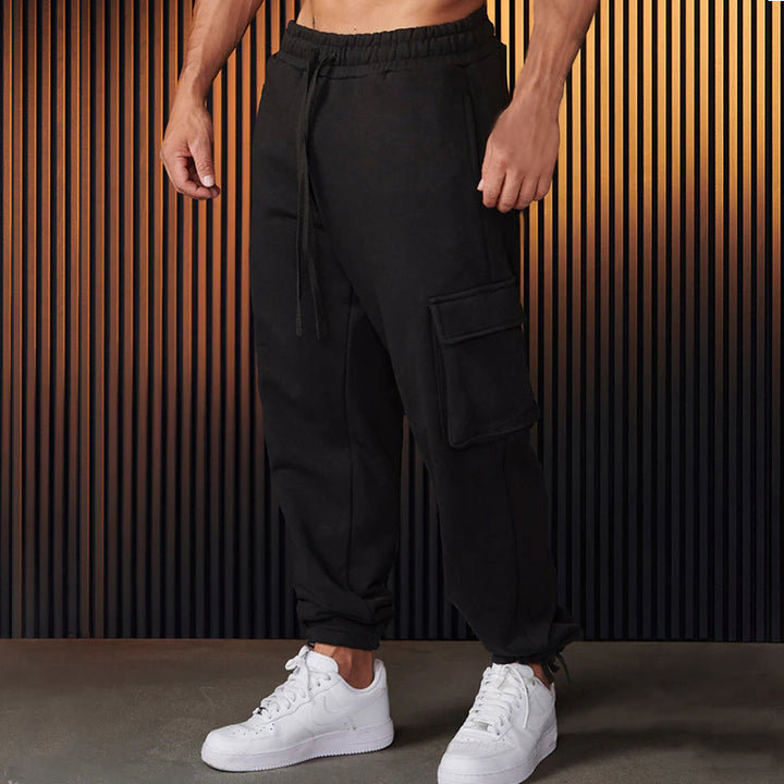 Men's cargo sweatpants in relaxed fit with large flap pockets and drawstring Mune Fashion