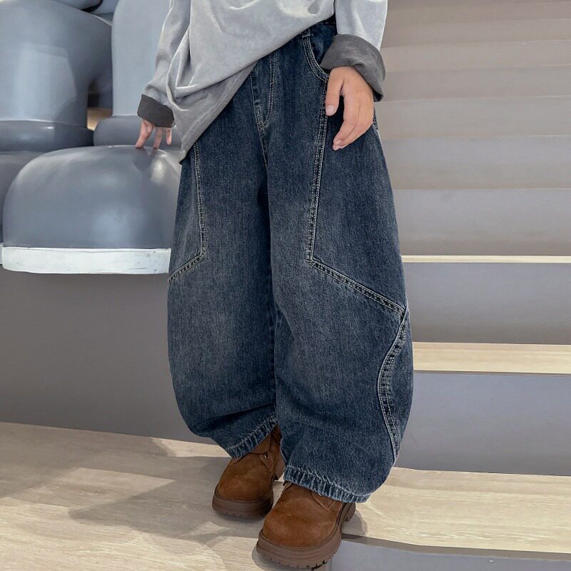 Women's wide denim pants with modern cut and unique pockets Mune Fashion