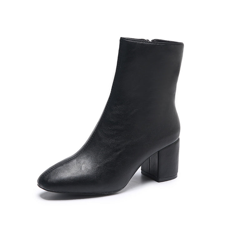 Ladies nan elegant ankle-high ankle boots in smooth leather look with mid-high block heel and subtle front seam Mune Fashion