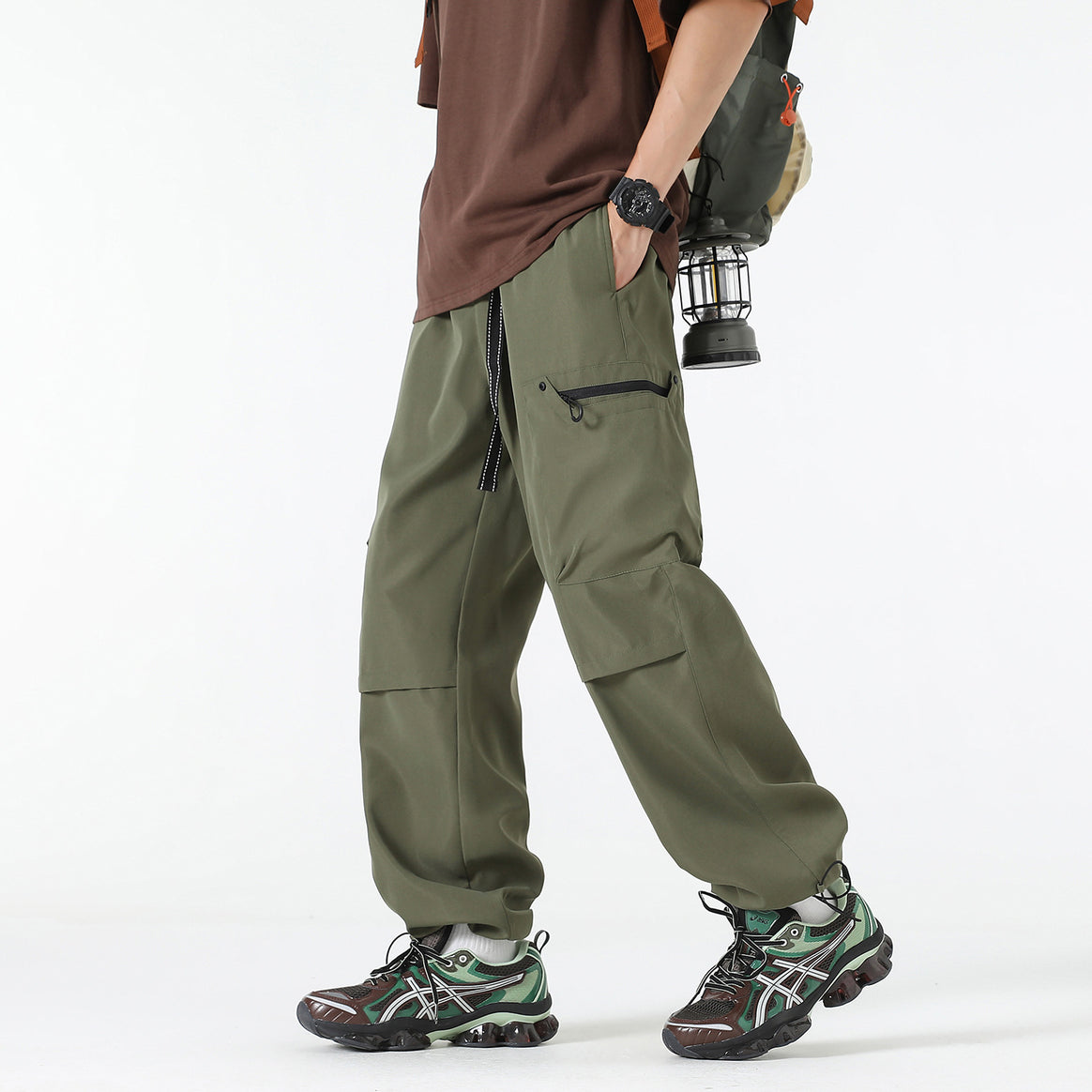 Damen Weite Utility-Cargohose mit verstellbarem Beinabschluss und Multifachtaschen Mune Fashion