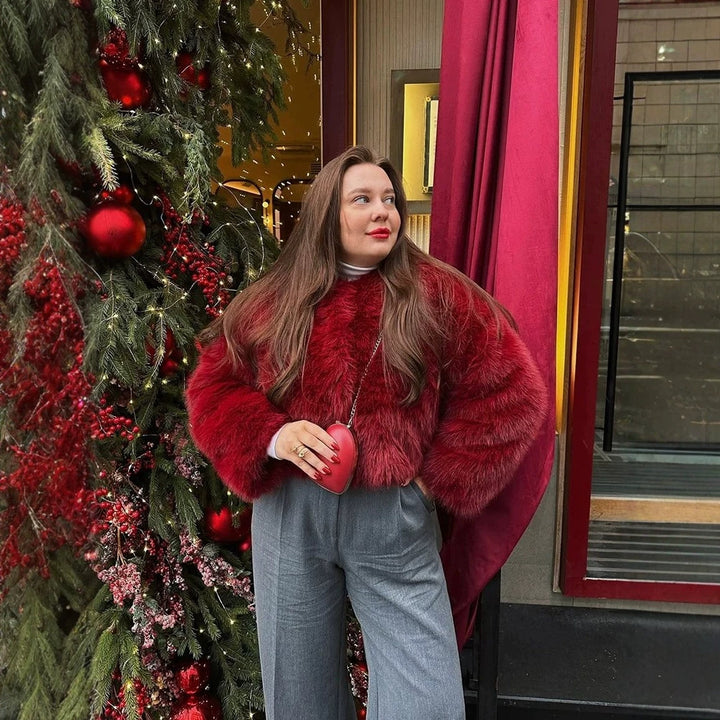 Women's short jacket made of luxurious faux fur with shaggy look and boxy silhouette Mune Fashion