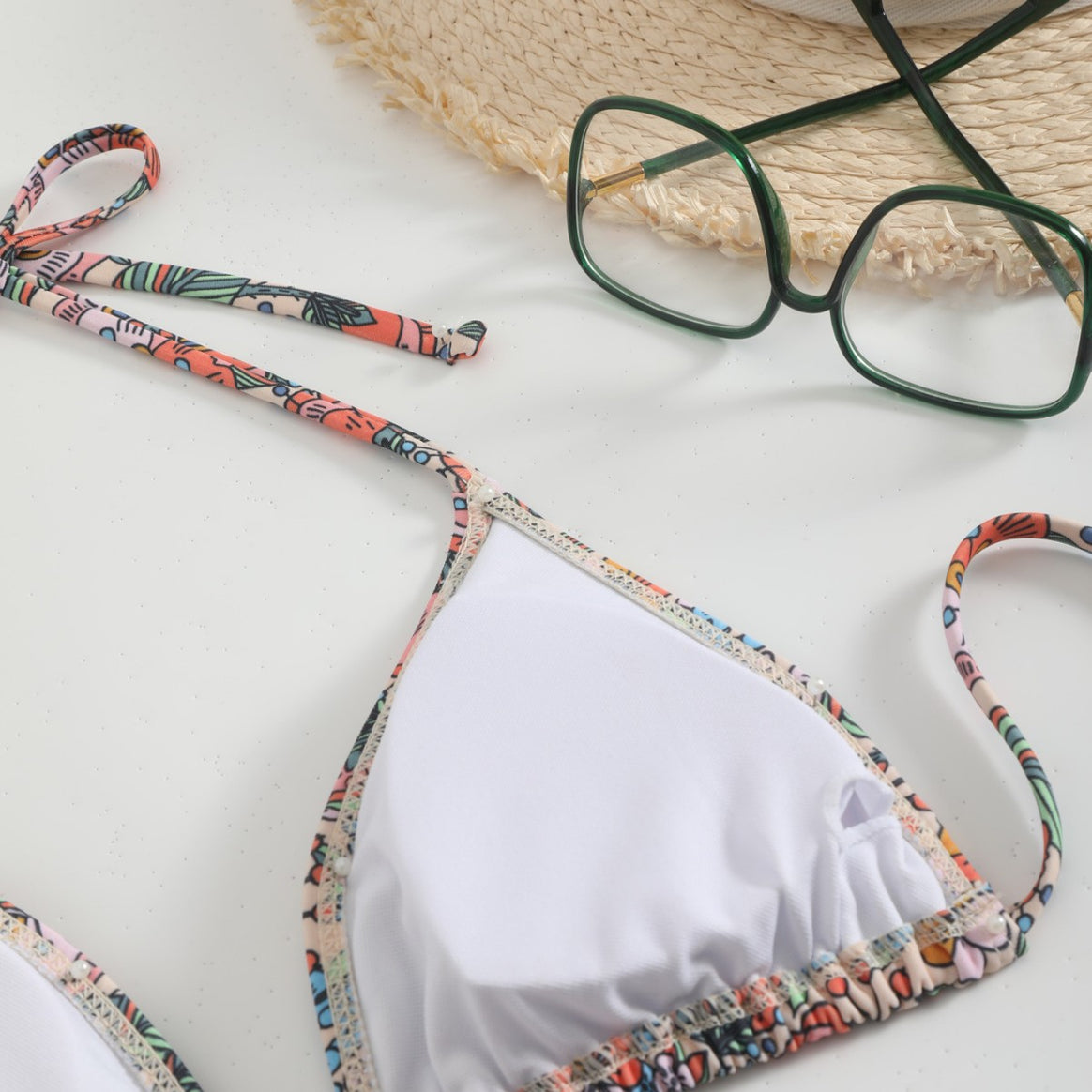 Women's bikini set with playful floral pattern and adjustable straps Mune Fashion