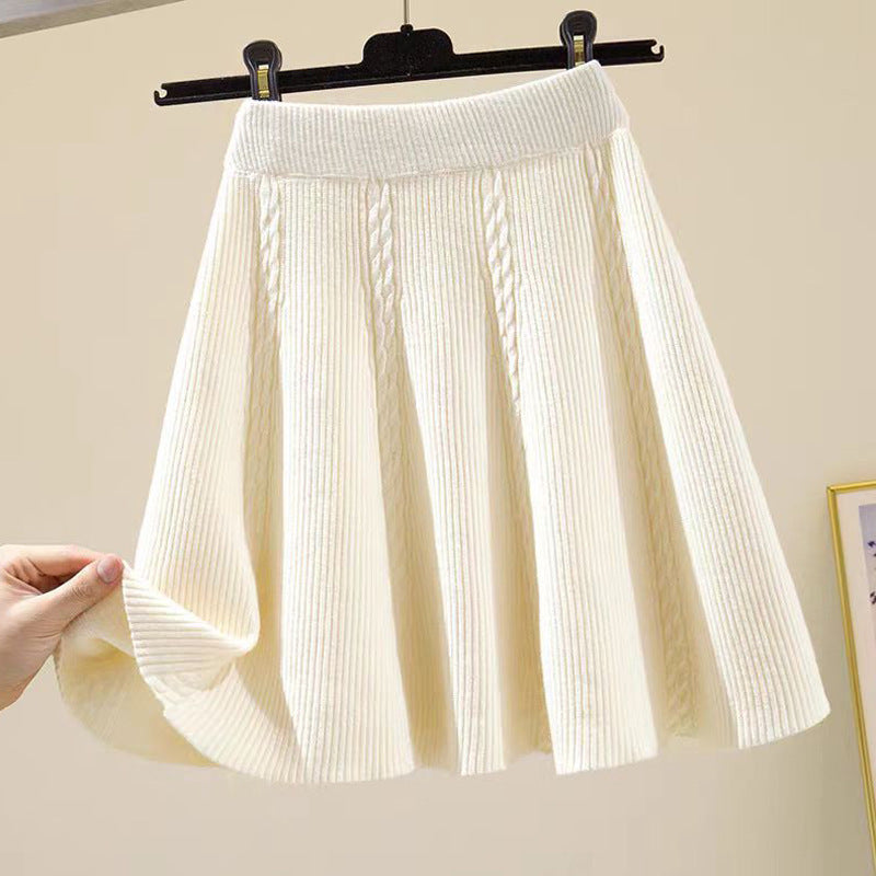 Ladies' calf-length knitted skirt with cable pattern Mune Fashion