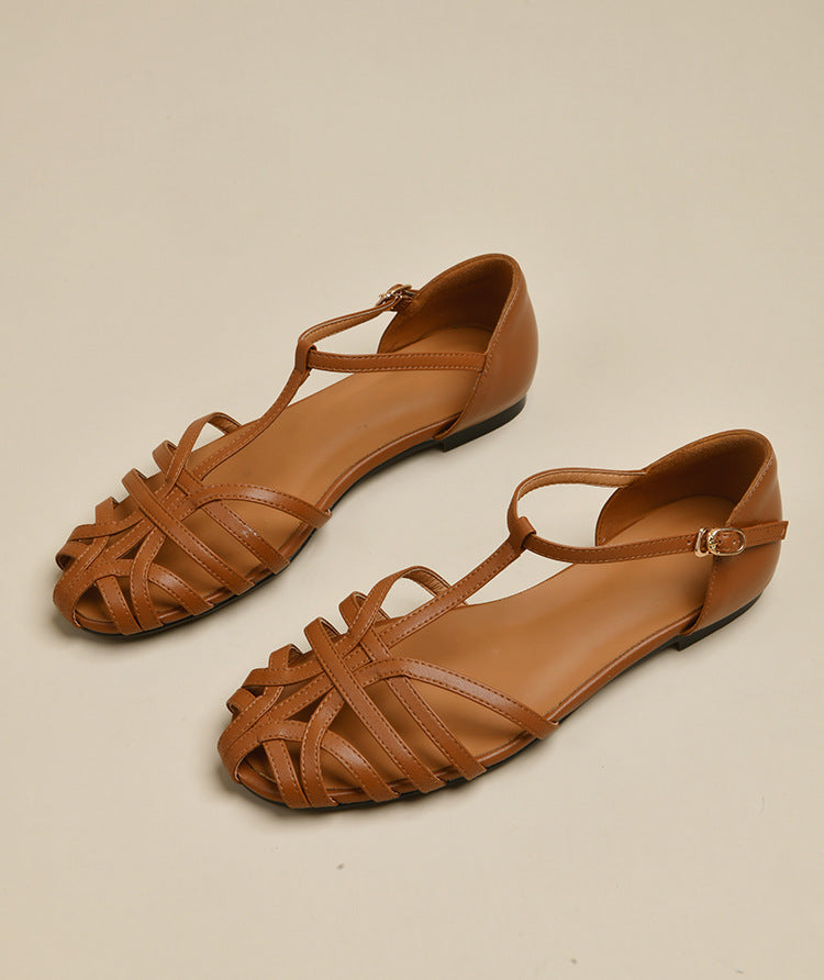 Ladies elegant flat sandals with adjustable strap and fashionable cut Mune Fashion