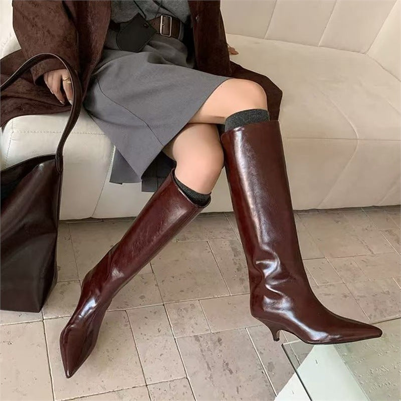 Women's knee-high boots with pointed toe cap and sculpted kitten heel Mune Fashion