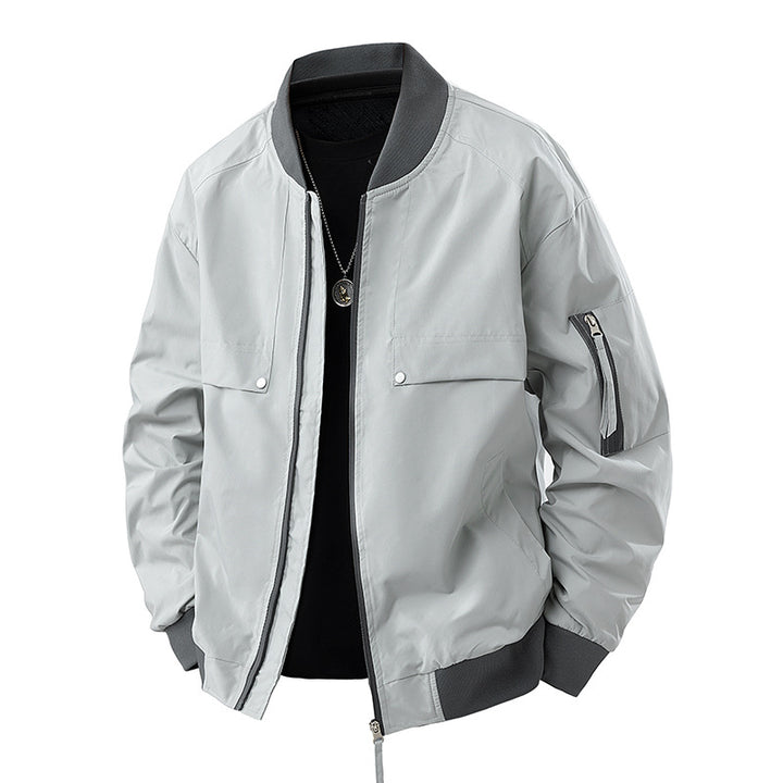 Herren  leichte technische Bomberjacke mit Reißverschlussärmeltasche, gerippten Bündchen und elastischem Saum Mune Fashion