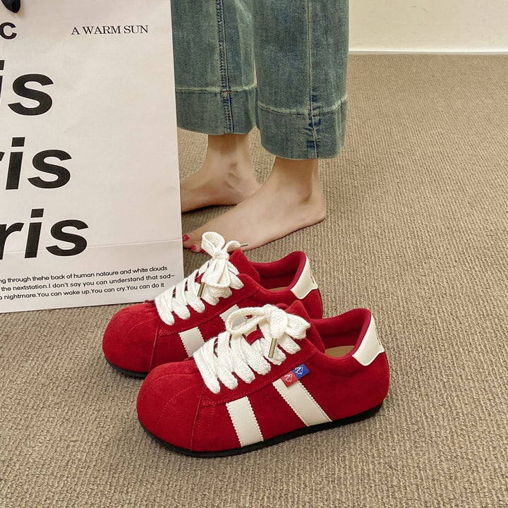 Women's sneakers made of high-quality suede with a sporty silhouette Mune Fashion