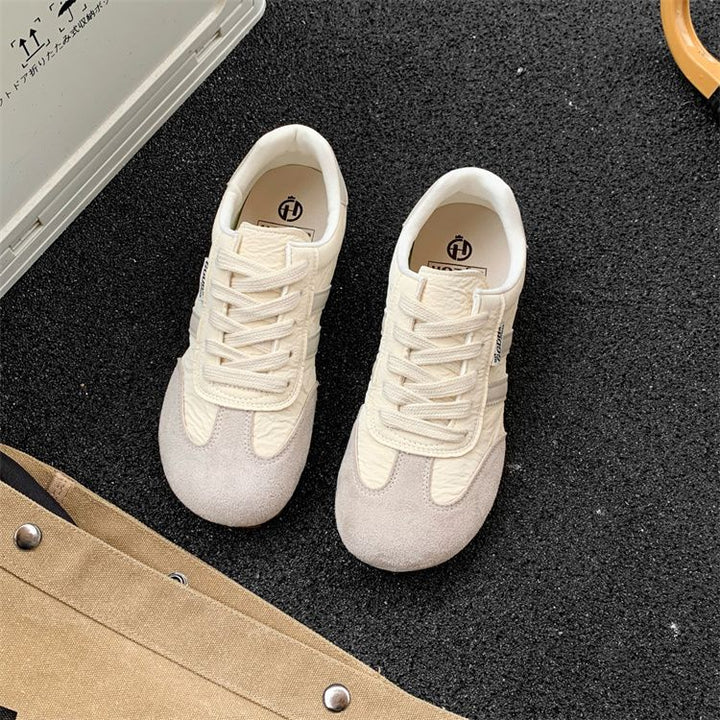 Women's sporty sneakers made of high-quality suede with a sturdy sole Mune Fashion