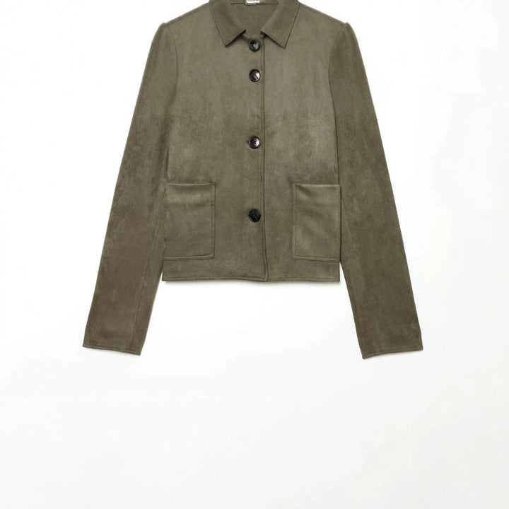 Women's short jacket made of suede imitation with shirt collar and patch pockets Mune Fashion