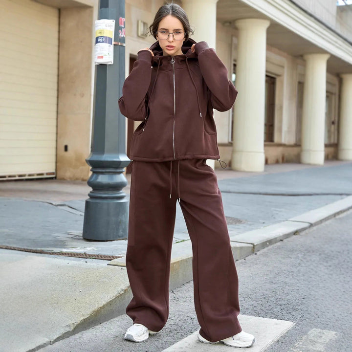 Women's Oversize Zip Hoodie with Kangaroo Pocket and High-Cut Sweatpants with Wide Leg Design Set Mune Fashion