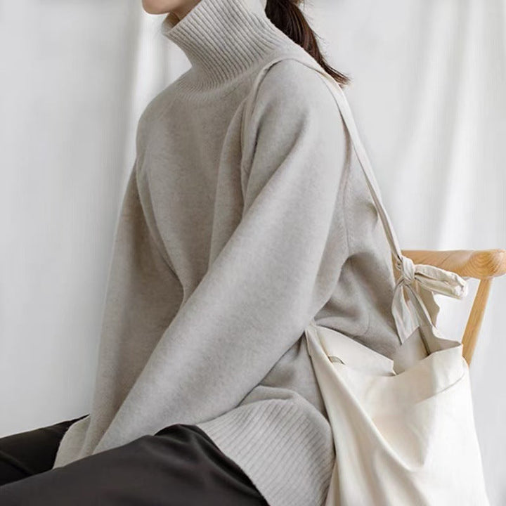 Women's Oversized Turtleneck Sweater with Ribbed Texture Mune