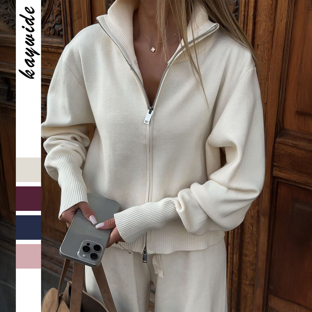 Women Knitted Loungewear Set with high collar, zipper and wide high-waist pants Mune Fashion