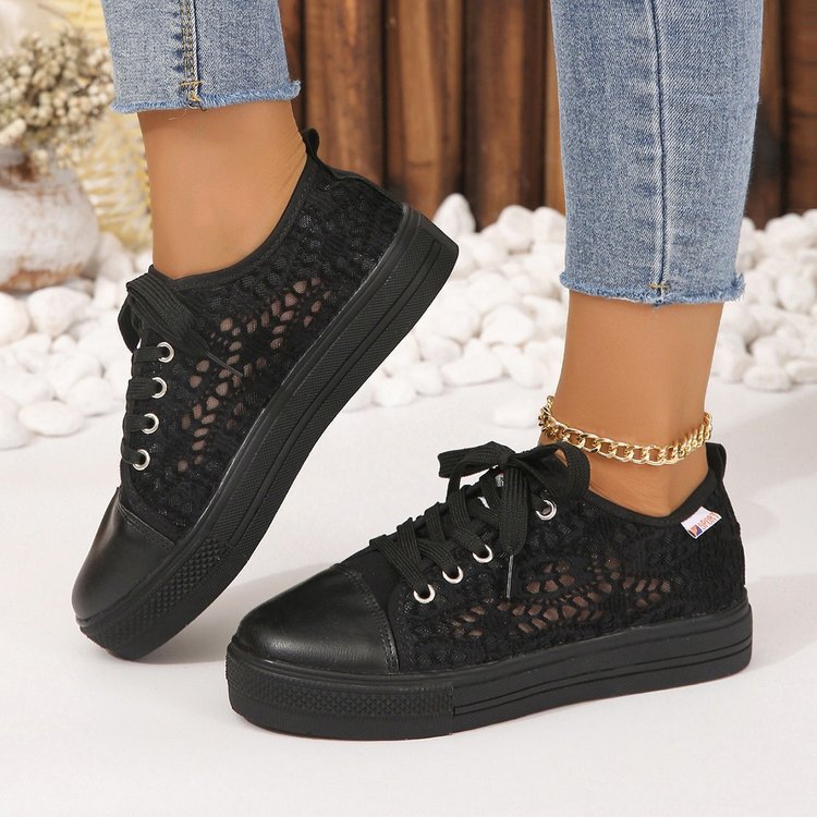 Women's sneakers with delicate lace pattern and non-slip sole Mune Fashion