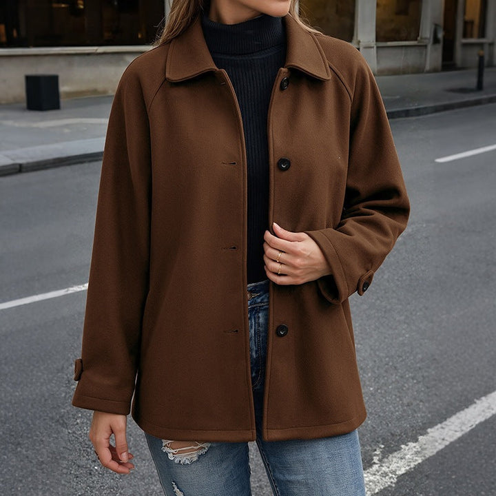 Women's short coat made of wool blend with shirt collar and straight cut Mune Fashion