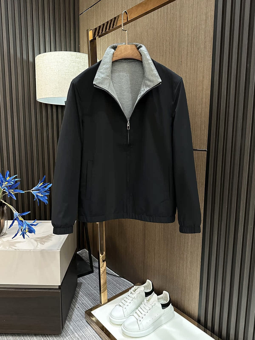Men's Lightweight Zipper Jacket with Elastic Hem and Contrast Collar Mune Fashion