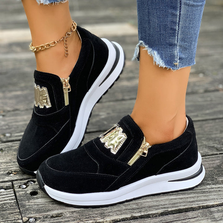 Women's Platform Slip-On Sneaker made of Velour Imitation with Side Decorative Zipper and Metallic Application Mune Fashion