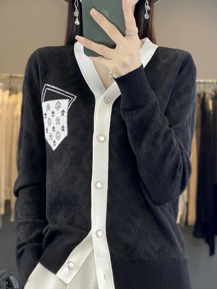 Women's Short-Cut V-Neck Cardigan with Pearlescent Buttons and Contrasted Breast Pocket Mune Fashion