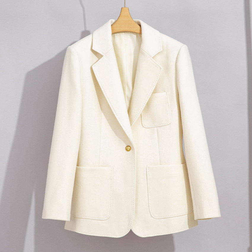Ladies Elegant Wool Blazer with Patch Pockets Mune Fashion