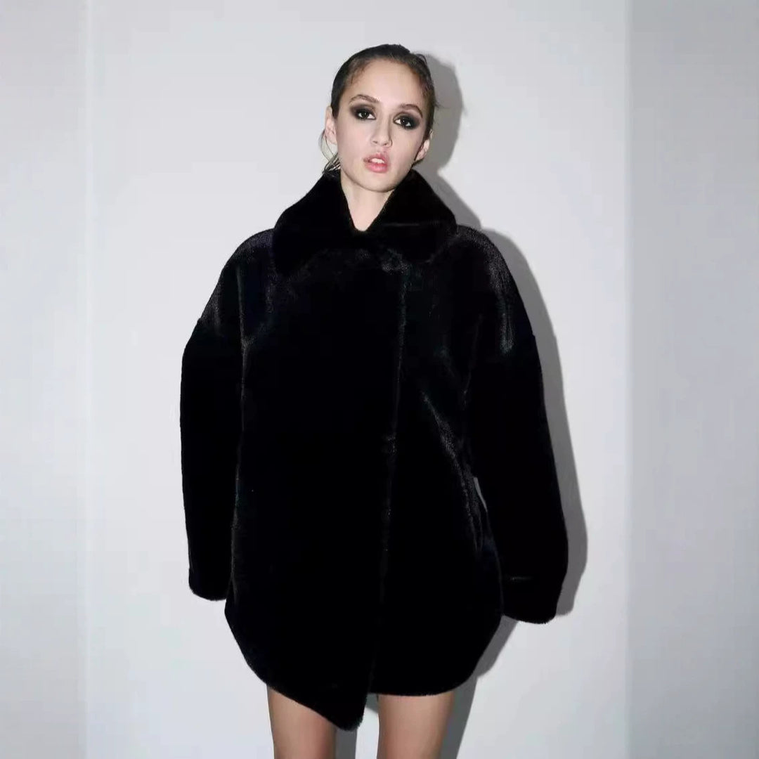 Women's boxy short coat made of silky shiny high-pile artificial fur with a large shawl collar Mune Fashion