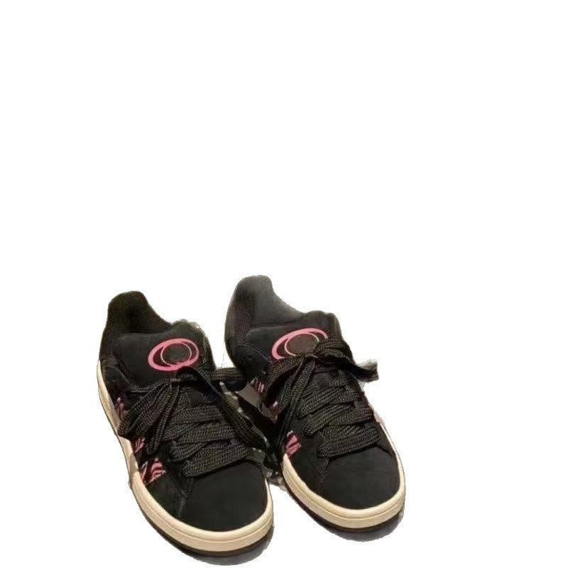 Ladies sporty sneakers with fashionable accent and robust sole Mune Fashion