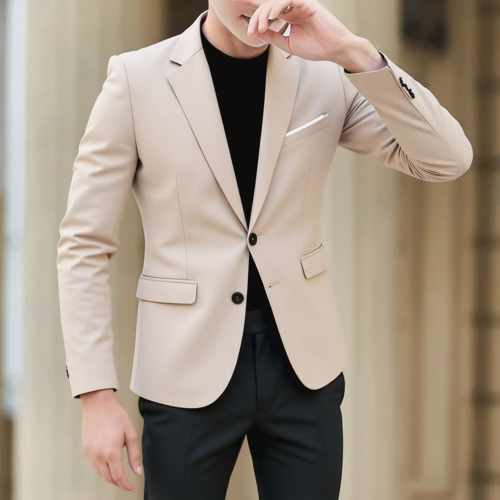Men's blazer with tailored fit, lightweight stretch quality, and classic button closure Mune Fashion