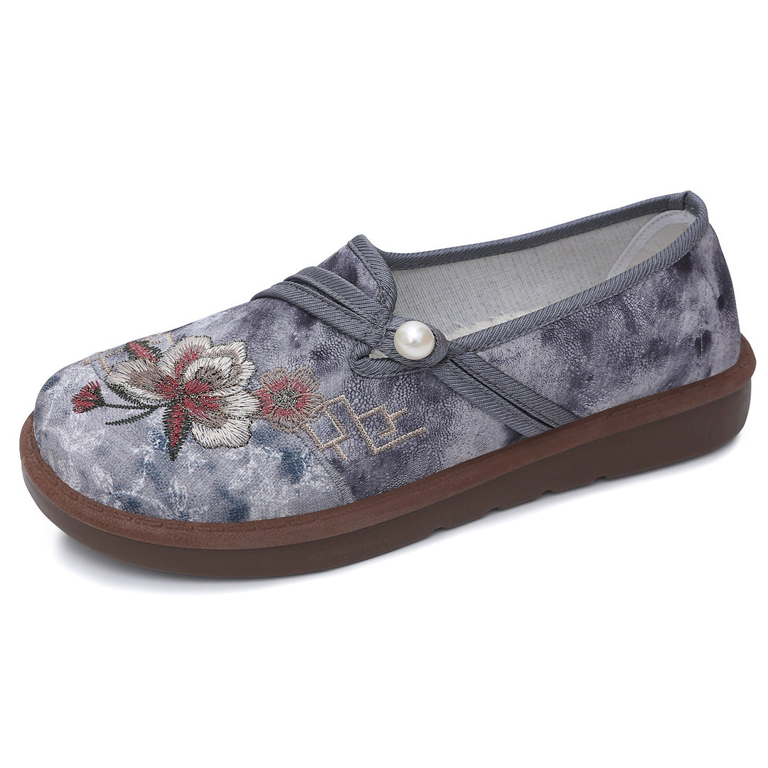Ladies embroidered velvet slipper with bead closure and non-slip platform sole Mune Fashion