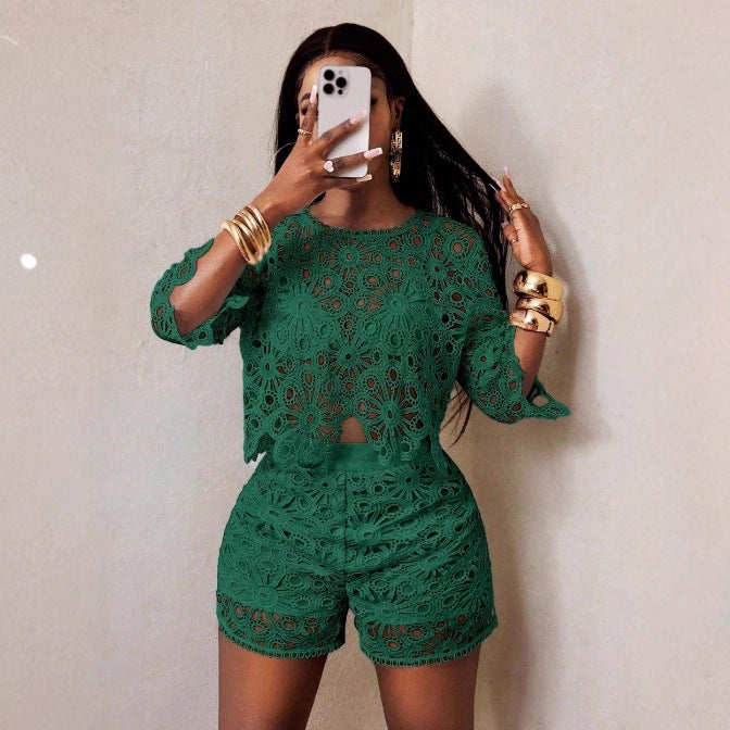 Women's airy crochet two-piece set with floral lace, short top and high-waisted tailored pants Mune Fashion
