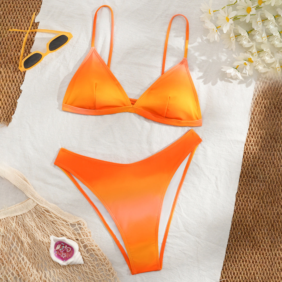 Women's bikini set with playful color pattern and adjustable straps Mune Fashion
