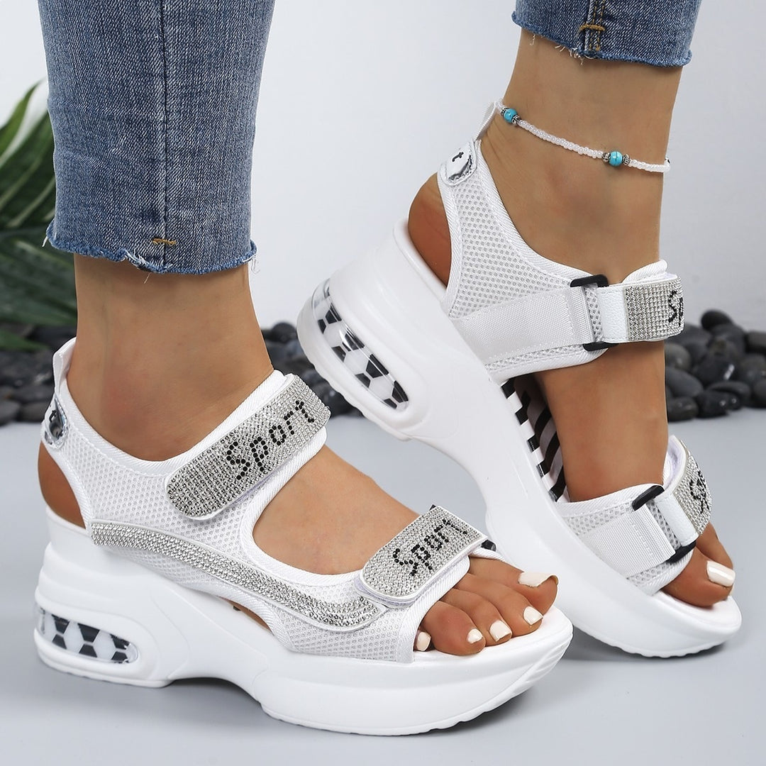 Women's sporty platform sandals with mesh upper, Velcro closure and decorative stones Mune Fashion