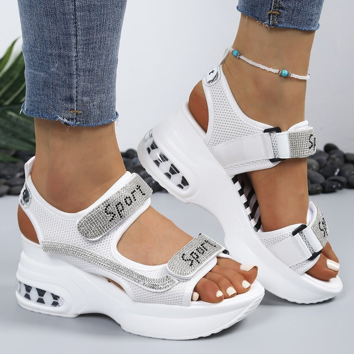 Women's sporty platform sandals with mesh upper, Velcro closure and decorative stones Mune Fashion