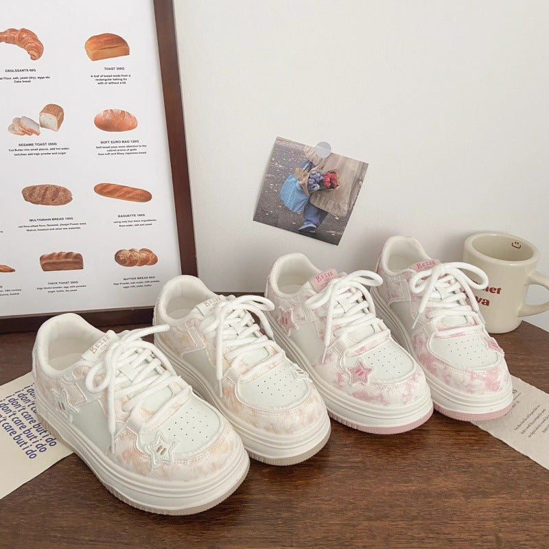 Women's sneakers with fashionable star appliqués and cushioning sole Mune Fashion