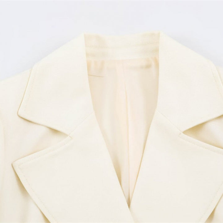 Women's short blazer with tailored silhouette and overlapping shawl collar Mune Fashion