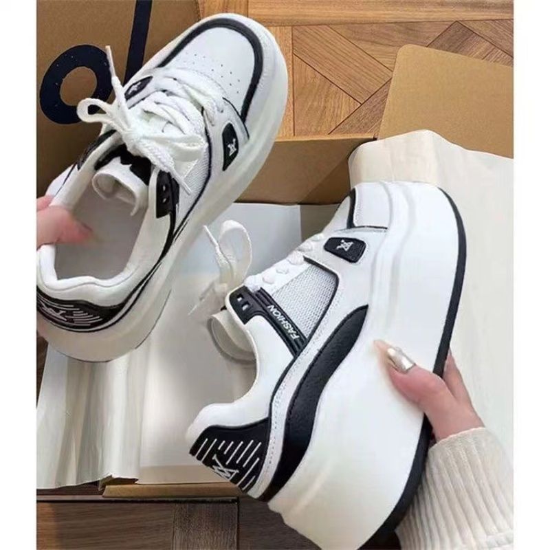 Women's Chunky Sneakers with fashionable design and cushioning sole Mune Fashion