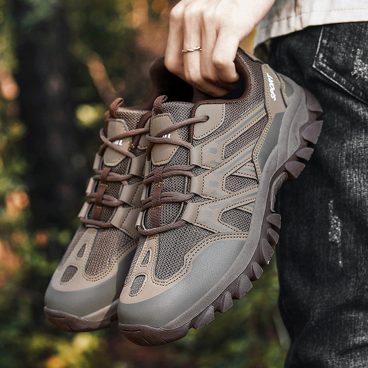 Men's robust trail trekking shoe with water-repellent membrane, reinforced toe cap and grippy terrain running sole Mune Fashion