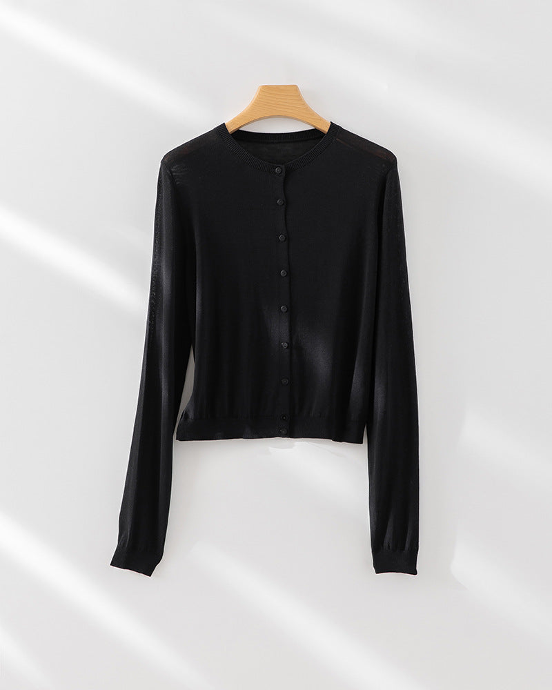 Women's fine-knit cardigan with round neckline and fitted silhouette Mune Fashion