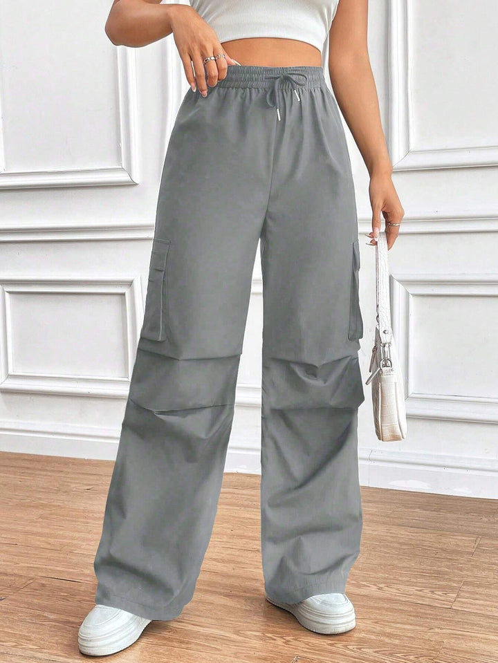 Women's Wide High-Waist Cargo Pants with Elastic Waistband and Large Flap Pockets Mune Fashion