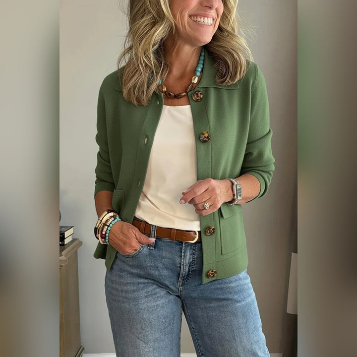 Women's short knitted cardigan with shirt collar, patch pockets, and horn buttons Mune Fashion