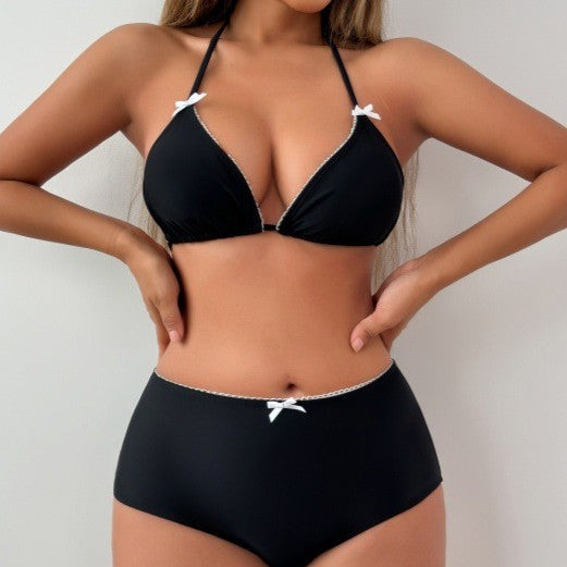 Ladies High-Cut Bikini with Fine Details Mune Fashion