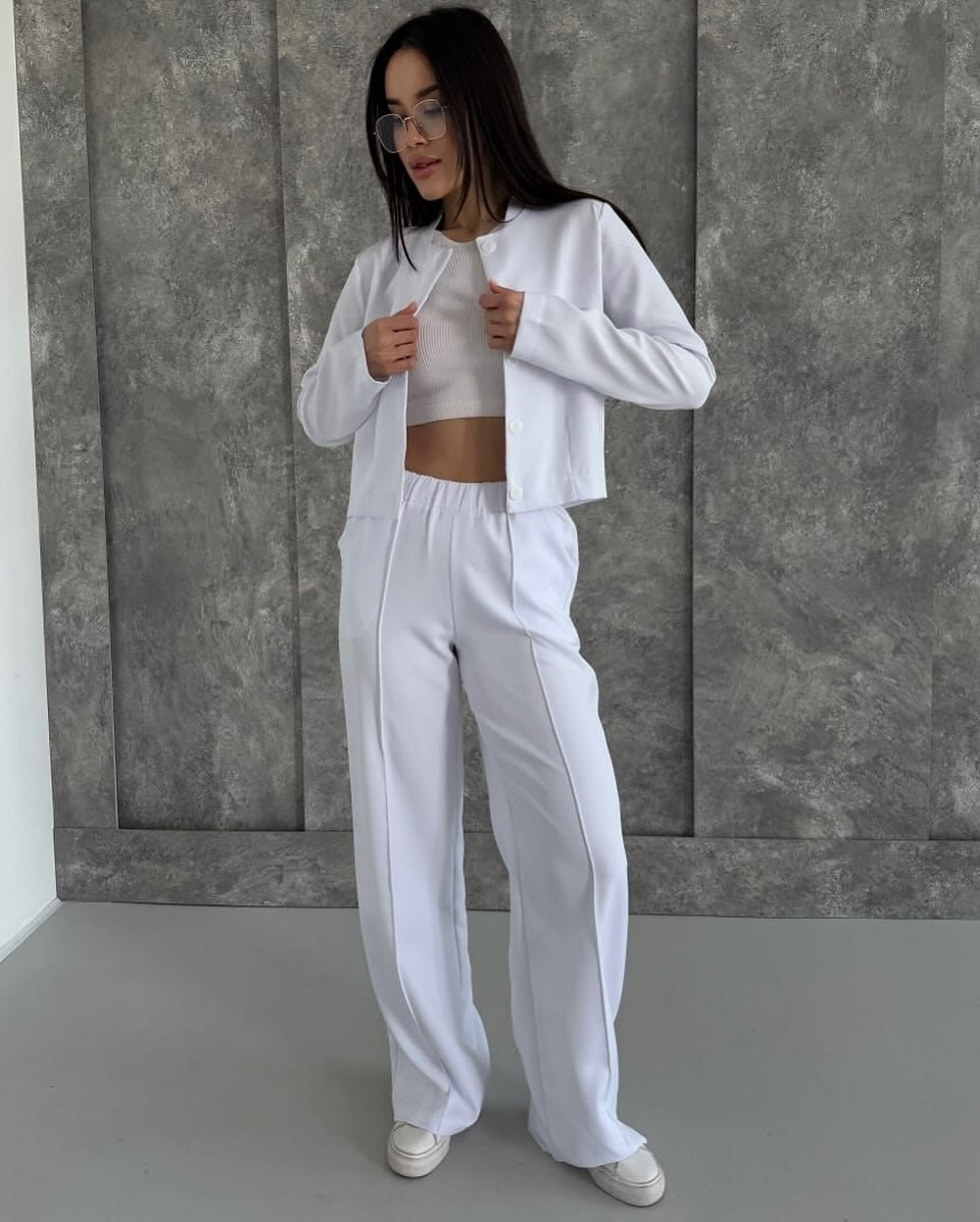 Women Elegant Two-Piece Set with Short Jacket and High Waist Pleated Pants Mune Fashion