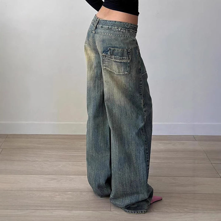Women's low-rise baggy jeans with distinctive V-seam panels and patch front pockets Mune Fashion