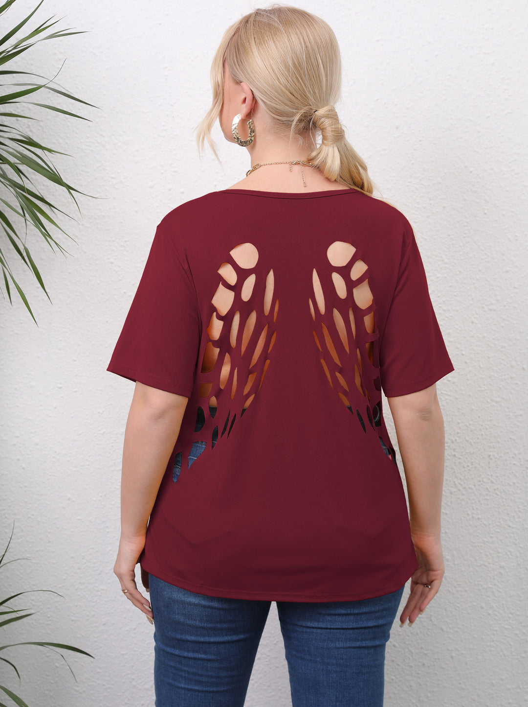 Women's trendy T-shirt with creative cutouts Mune Fashion