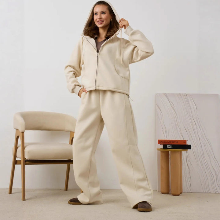 Women's Oversize Zip Hoodie with Kangaroo Pocket and High-Cut Sweatpants with Wide Leg Design Set Mune Fashion