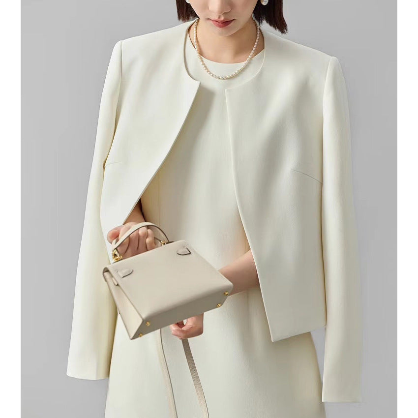 Women's Collarless Short Blazer with Concealed Front Placket and Slightly Tapered Silhouette Mune Fashion
