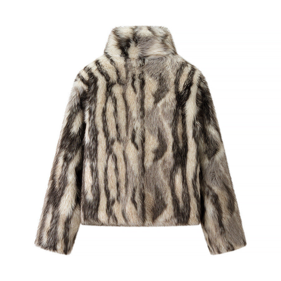 Women Short Faux Fur Jacket with Voluminous Fur Look, Boxy Silhouette and Insert Pockets Mune Fashion