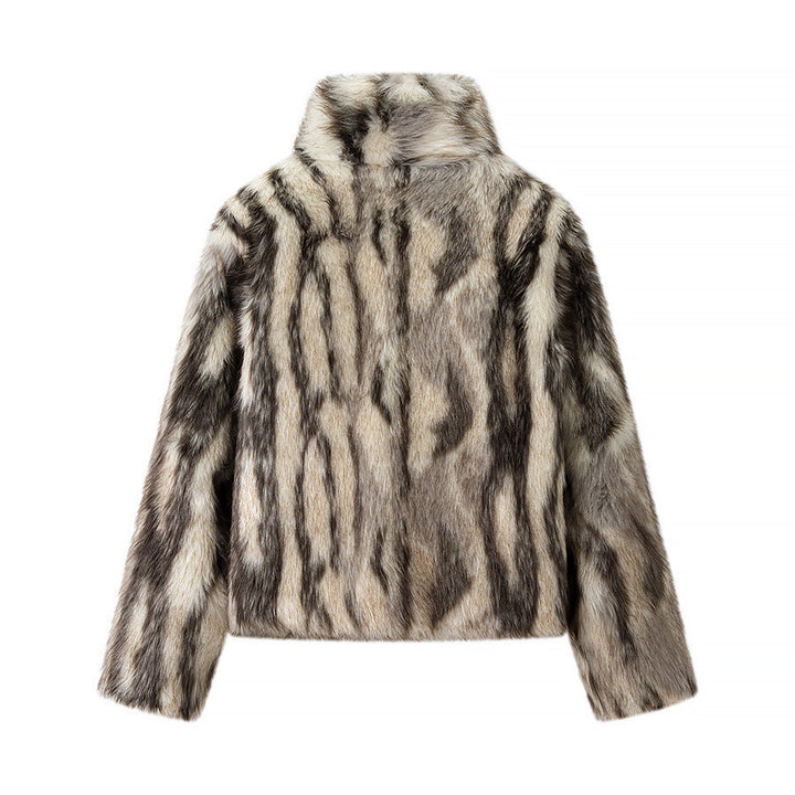 Women Short Faux Fur Jacket with Voluminous Fur Look, Boxy Silhouette and Insert Pockets Mune Fashion