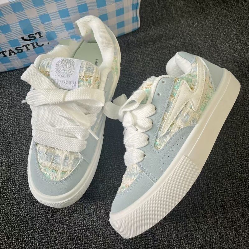Ladies fashionable sneakers with unique texture and comfortable sole Mune Fashion