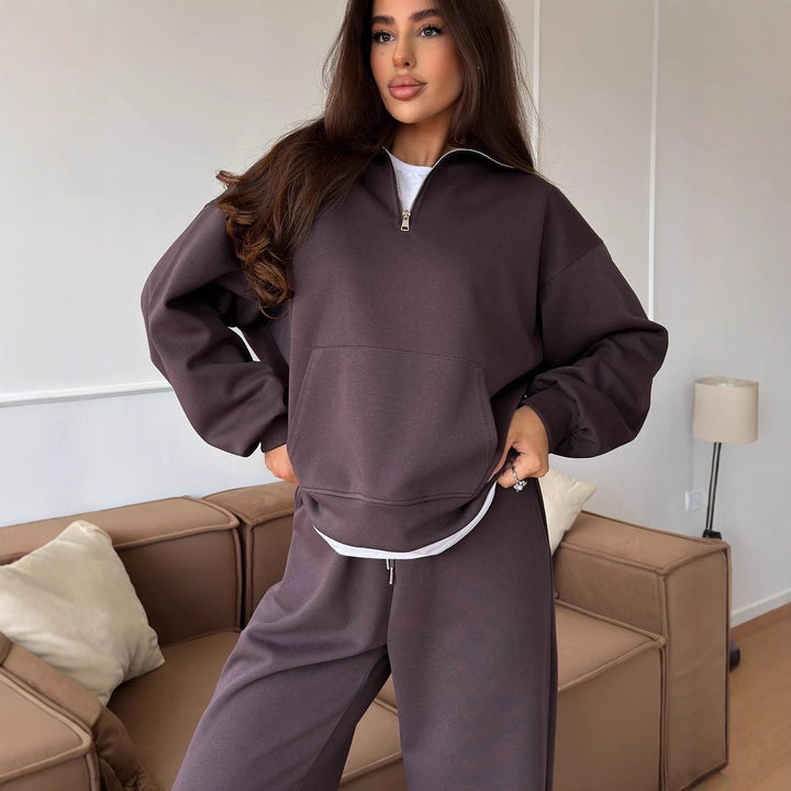Women nan wide half-zip lounge set with hoodie, kangaroo pocket and flowing wide-leg pants Mune Fashion