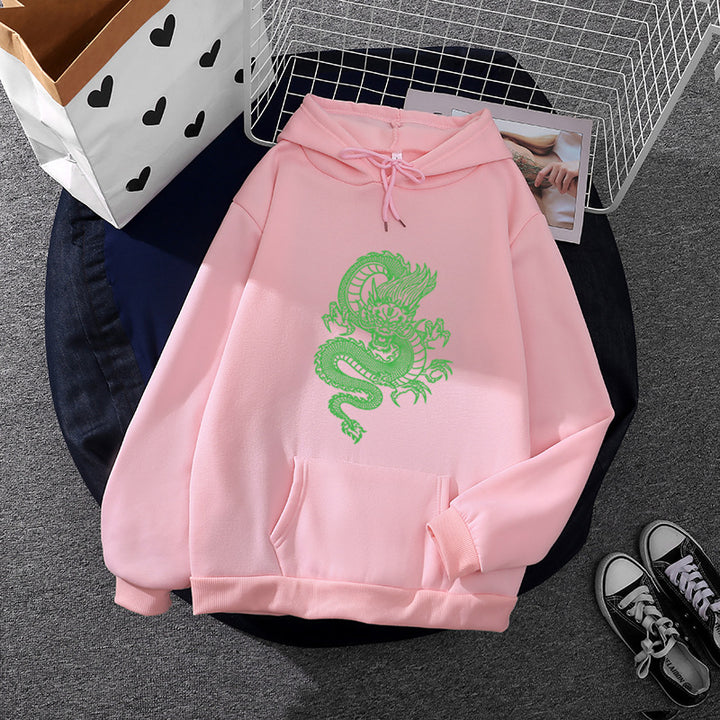 Unisex hooded sweatshirt with detailed dragon motif, oversized cut and kangaroo pocket Mune Fashion