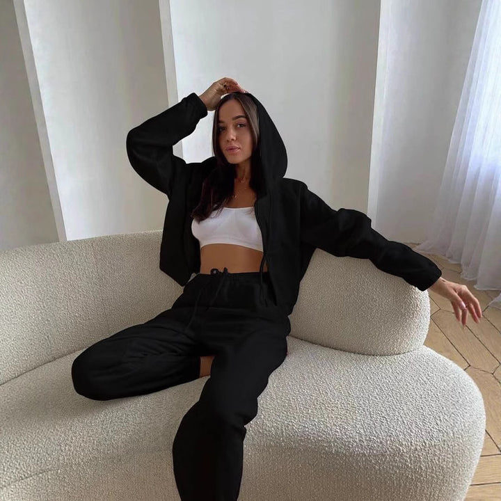 Women's Short Zip Hoodie with Elastic Waistband and High-Waist Jogging Pants Made of Cotton Blend Mune Fashion