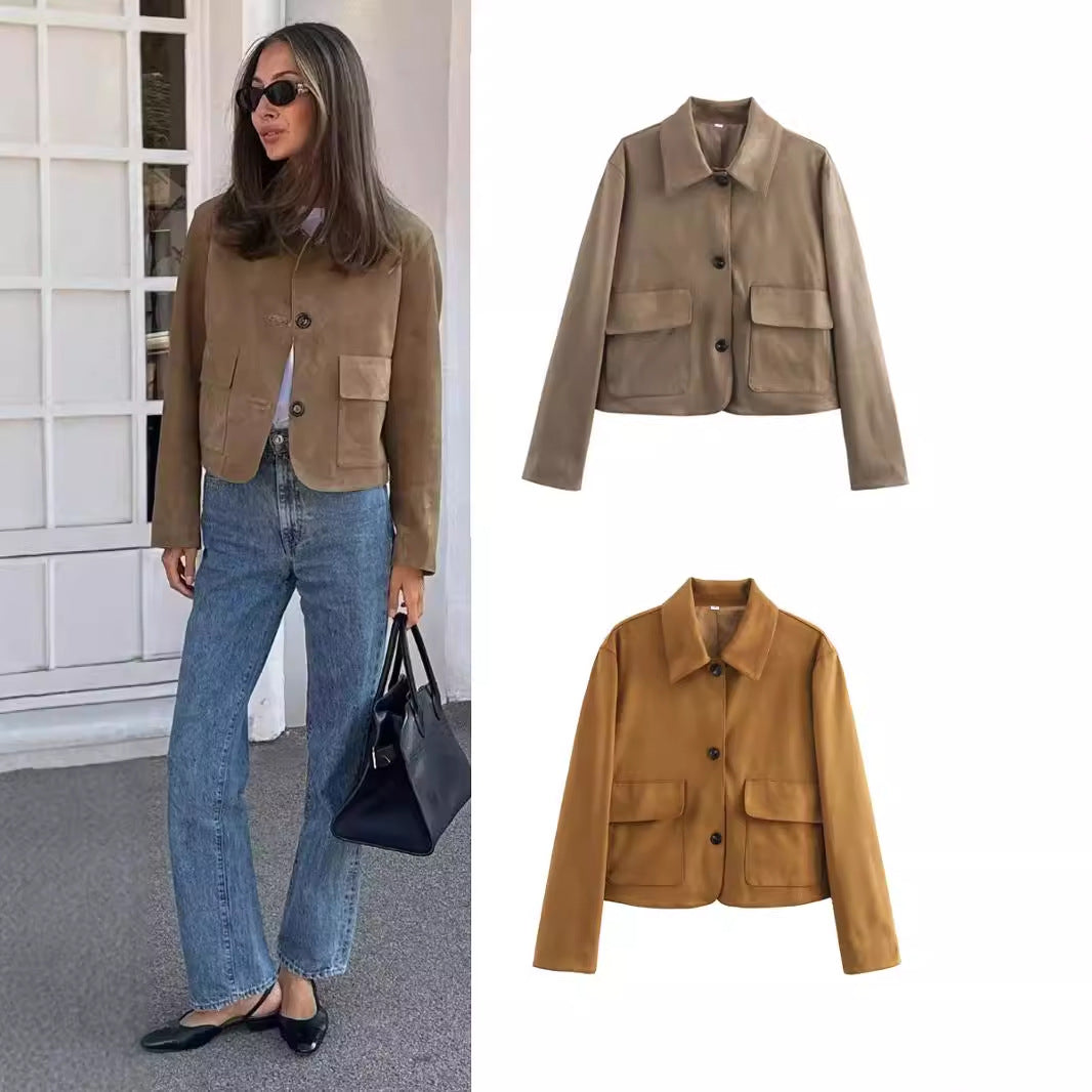 Women's cropped shirt jacket made of microfiber velour with large flap pockets Mune Fashion